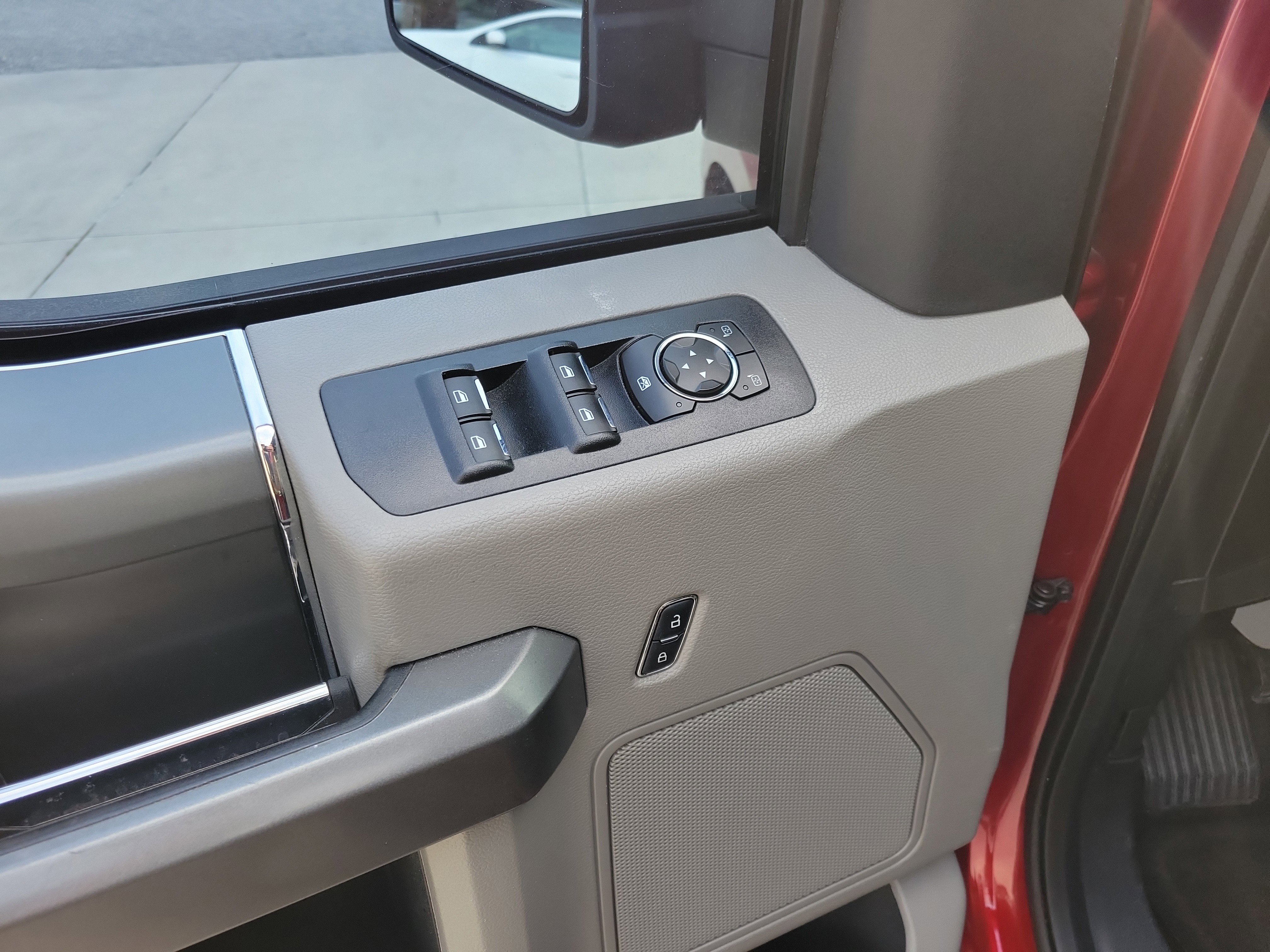 Used 2017 Ford F150 XLT w/ Equipment Group 302A Luxury image 11