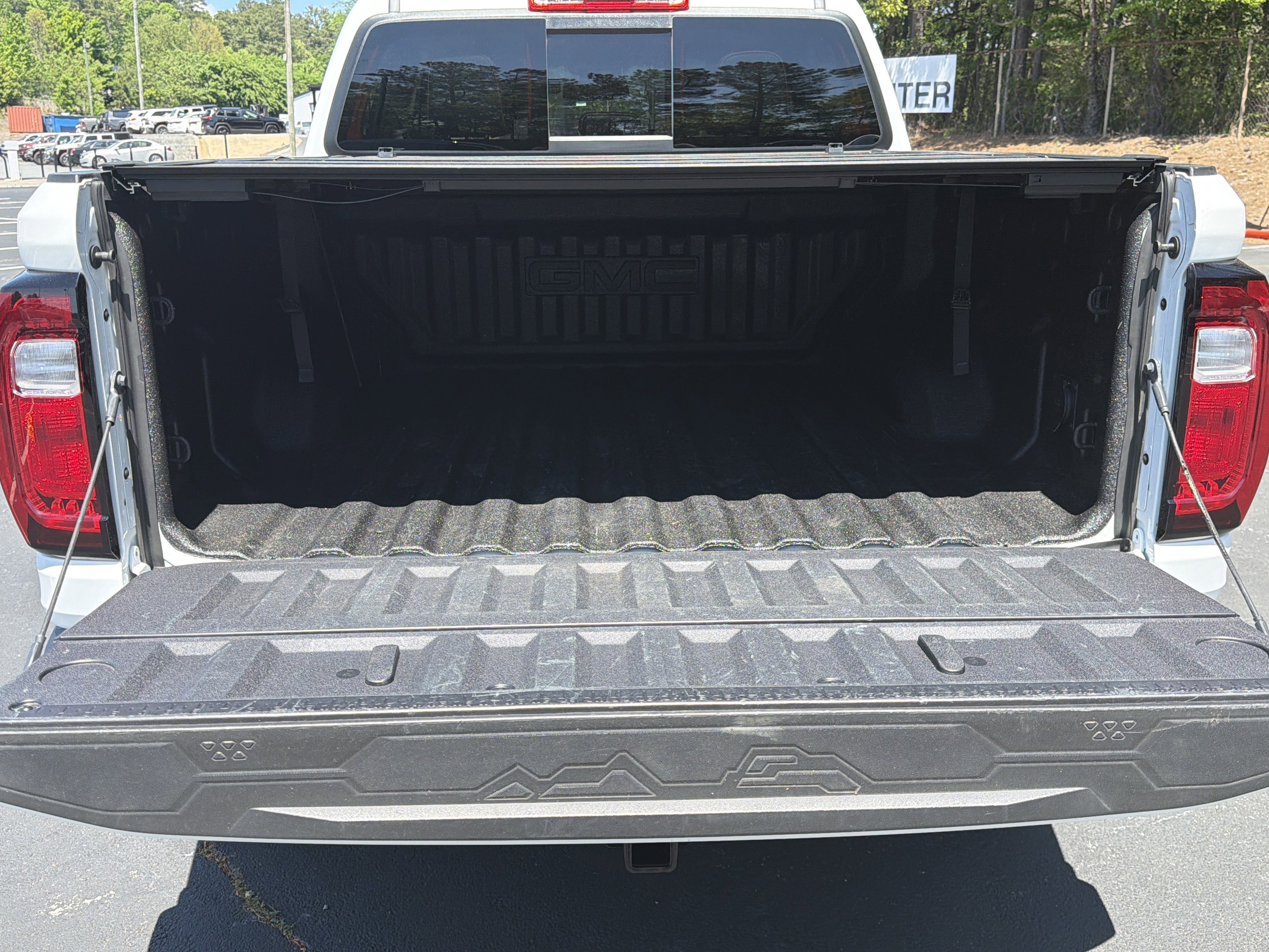 Used 2024 GMC Canyon AT4 w/ Technology Package AWD/4WD image 22