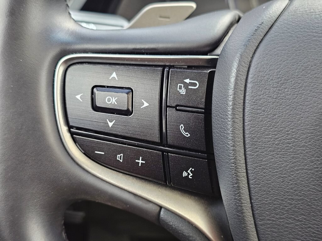 Used 2025 Lexus ES 300h w/ Premium Package FWD image 25