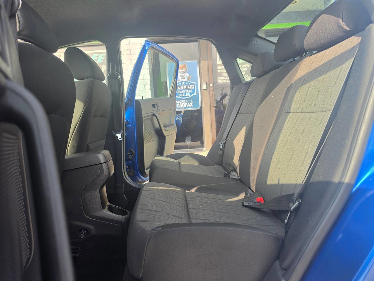 Used 2010 Ford Focus SE FWD image 21