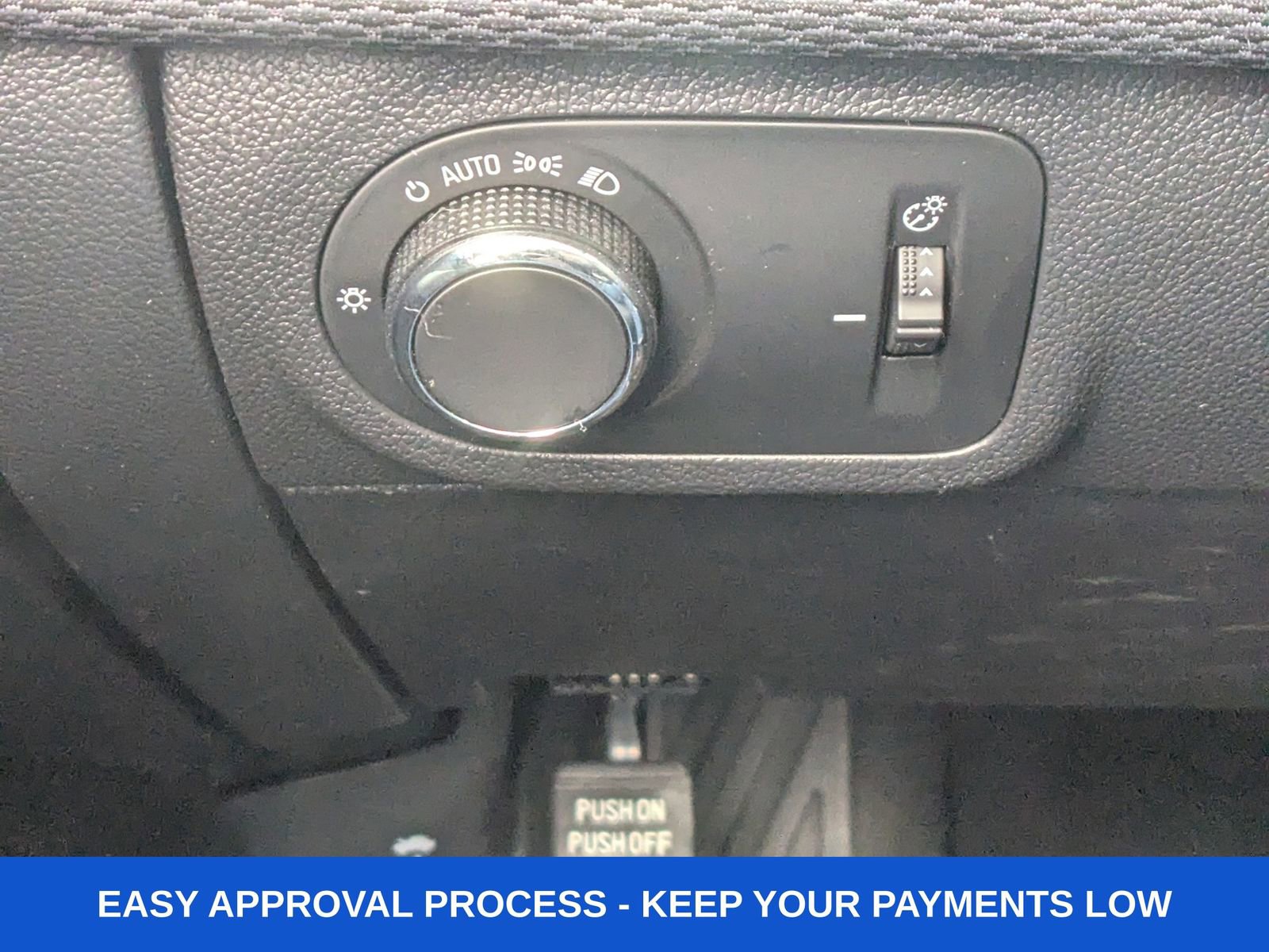 Used 2017 Chevrolet Cruze LT image 34