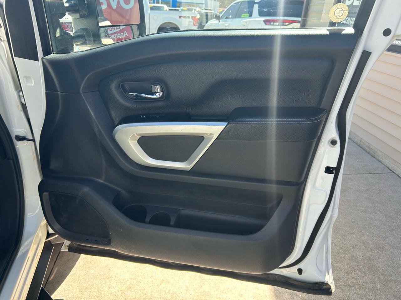 Used 2017 Nissan Titan Platinum Reserve image 16