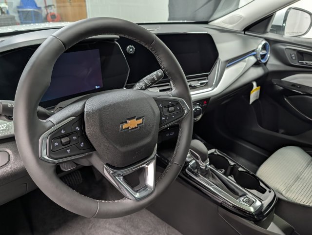 New 2026 Chevrolet Trax LT w/ Sunroof Package FWD image 16