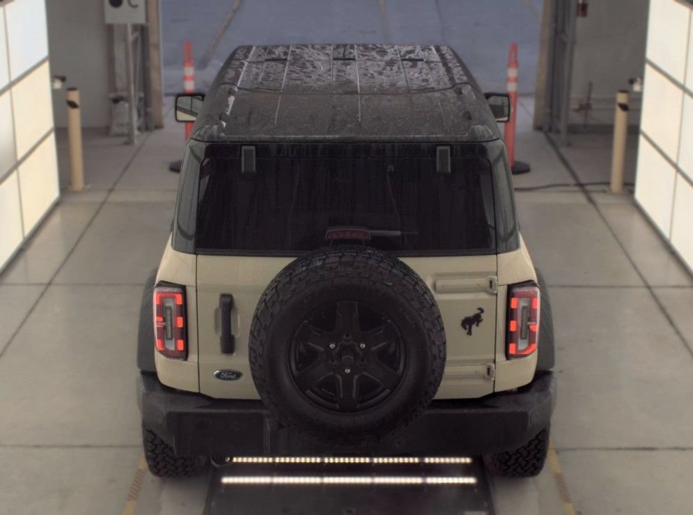 Used 2025 Ford Bronco Outer Banks AWD/4WD image 8