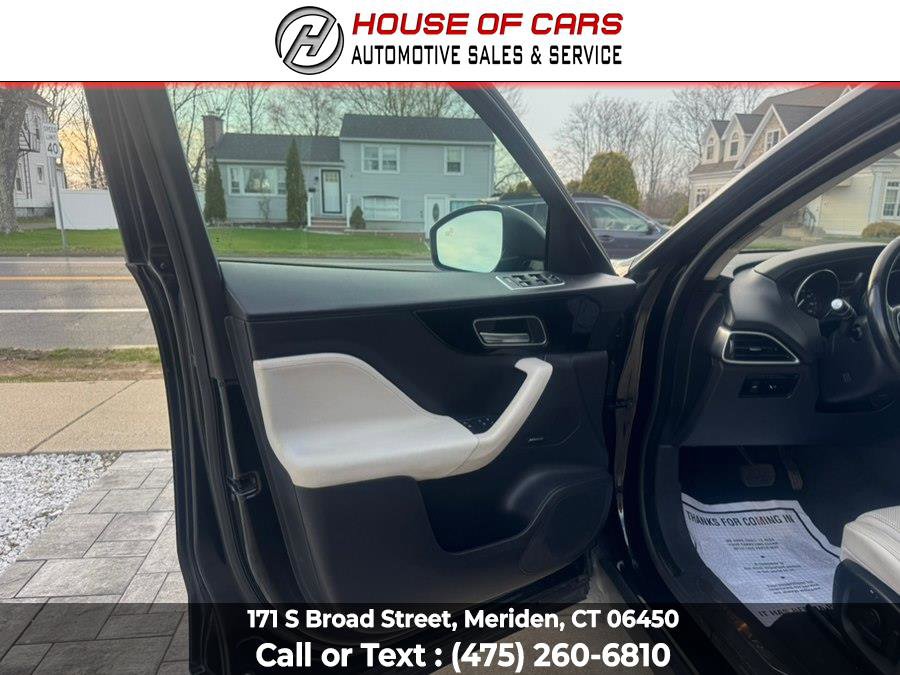 Used 2017 Jaguar F-PACE Prestige image 22