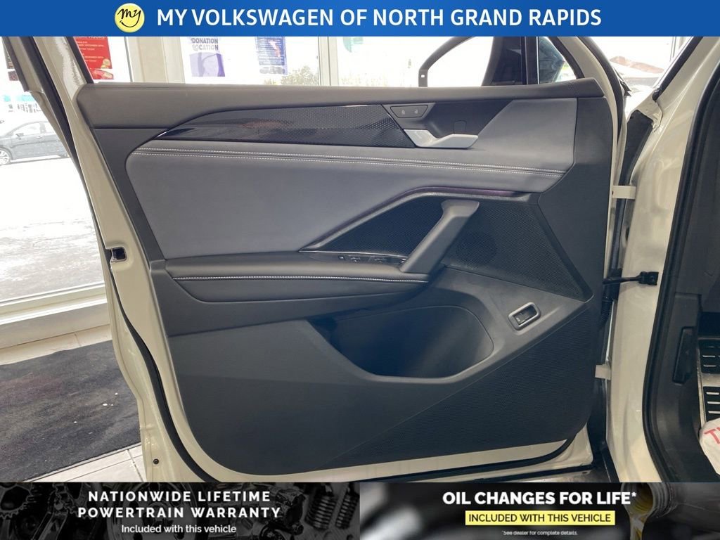 New 2026 Volkswagen Tiguan SE R-Line image 5