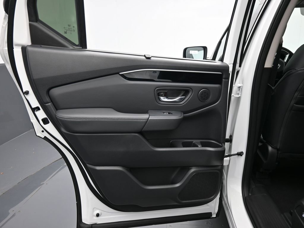 New 2025 Honda Pilot Touring image 35