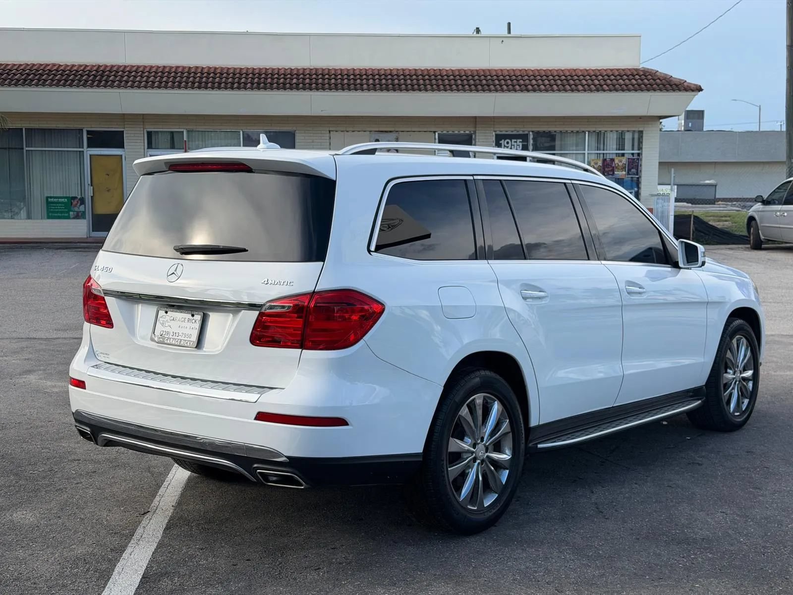 Used 2016 Mercedes-Benz GL 450 4MATIC w/ Premium I Package image 5