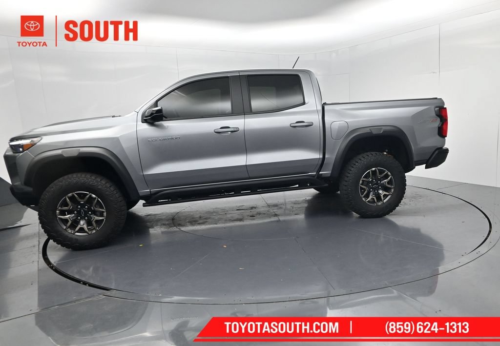 Used 2024 Chevrolet Colorado ZR2 w/ Technology Package AWD/4WD image 4