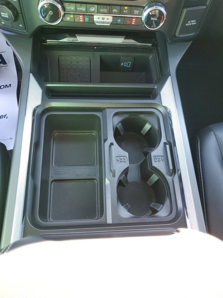 Used 2025 Ford F250 Lariat w/ Chrome Package image 24