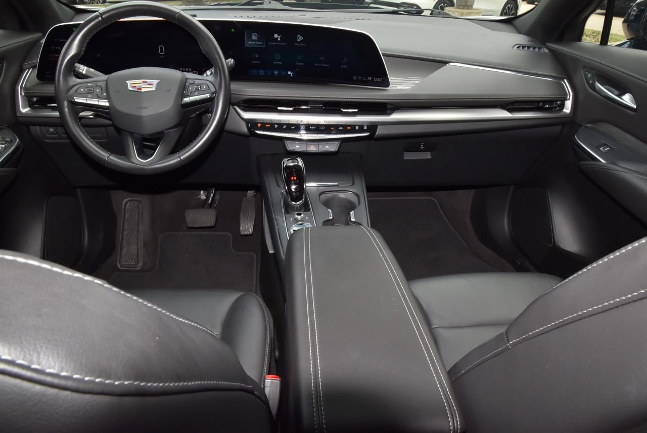 Used 2025 Cadillac XT4 Premium Luxury AWD/4WD image 16