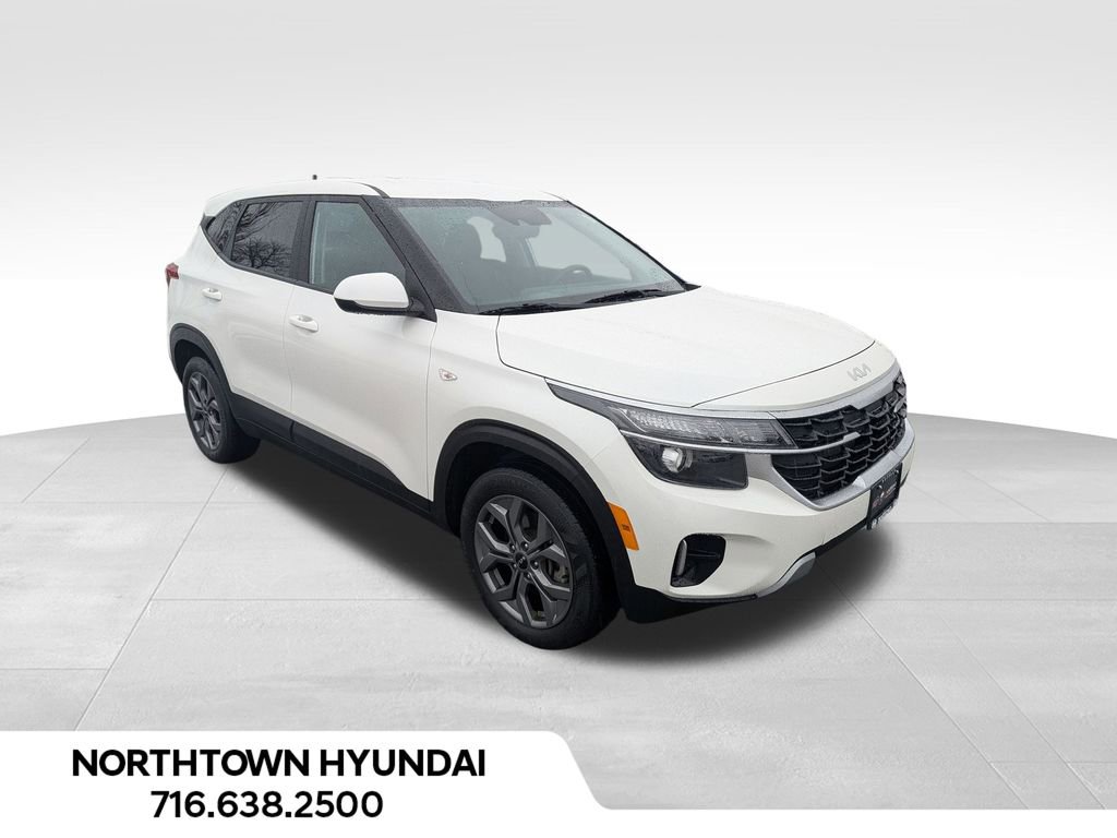 Used 2024 Kia Seltos LX image 2