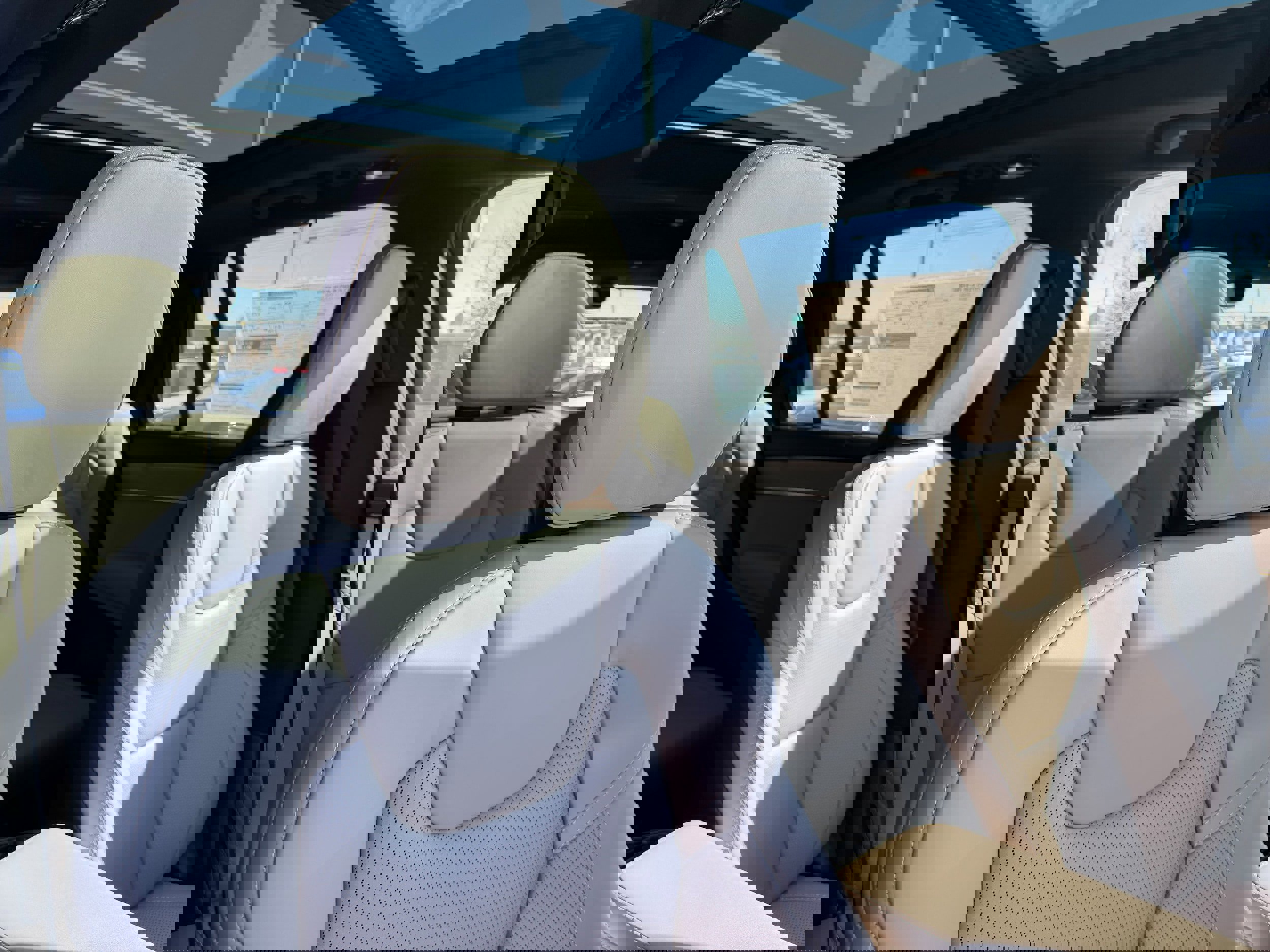 New 2026 Volvo XC90 T8 Ultra w/ Lounge Package image 8