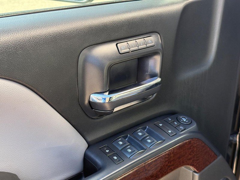 Used 2018 GMC Sierra 1500 SLT AWD/4WD image 18