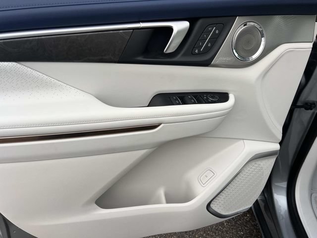 New 2026 Buick Enclave Avenir w/ Super Cruise Package FWD image 16