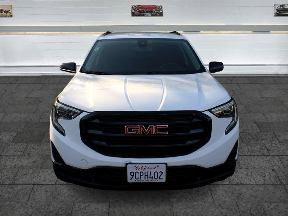 Used 2020 GMC Terrain SLE w/ Elevation Edition FWD image 3