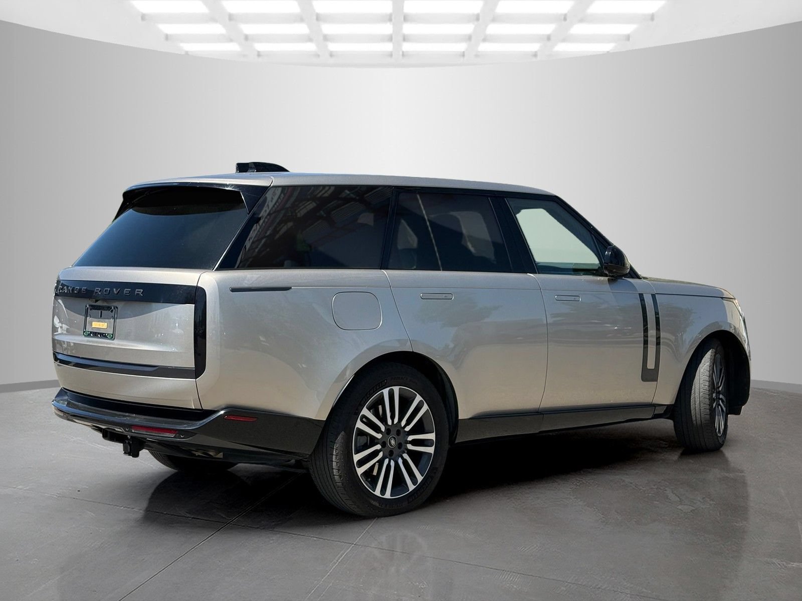 Used 2024 Land Rover Range Rover SE AWD/4WD image 5