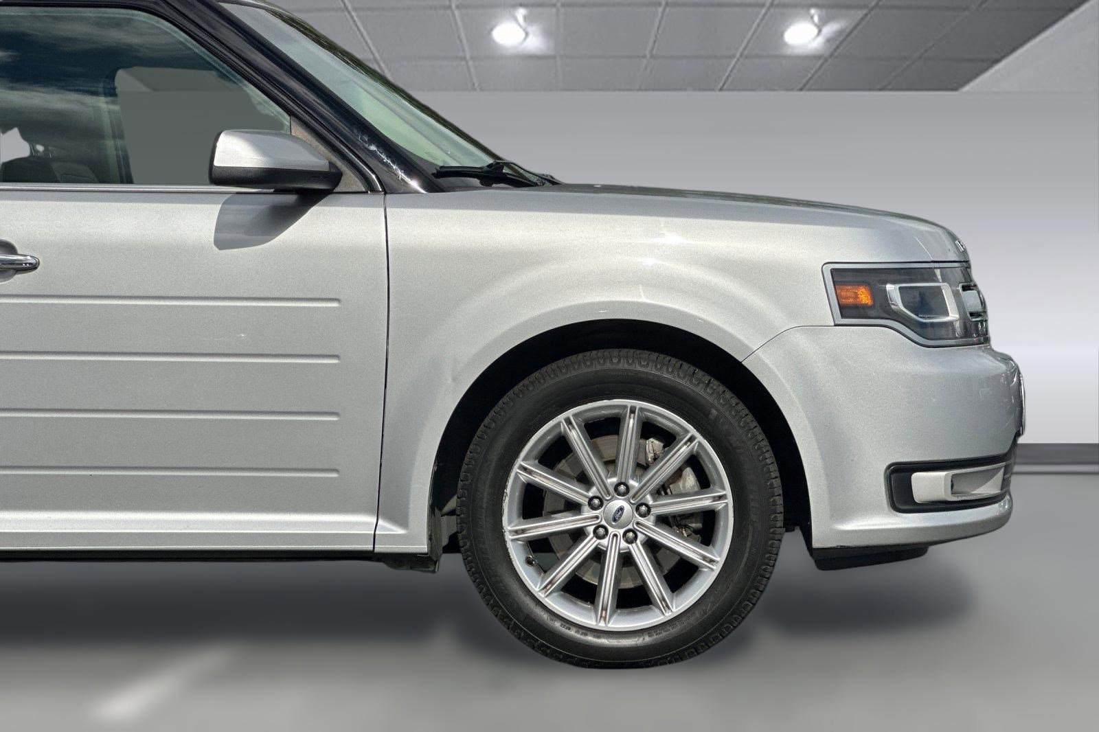 Used 2019 Ford Flex Limited image 21