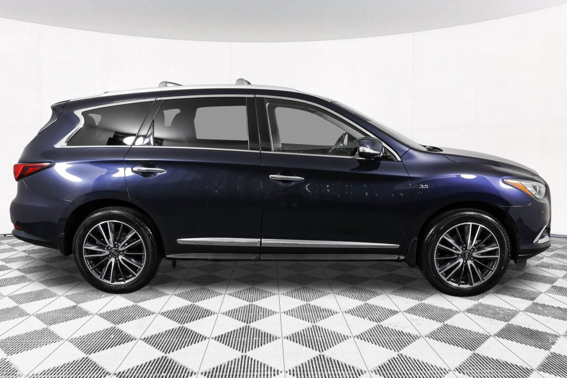 Used 2020 INFINITI QX60 Signature Edition AWD/4WD image 16