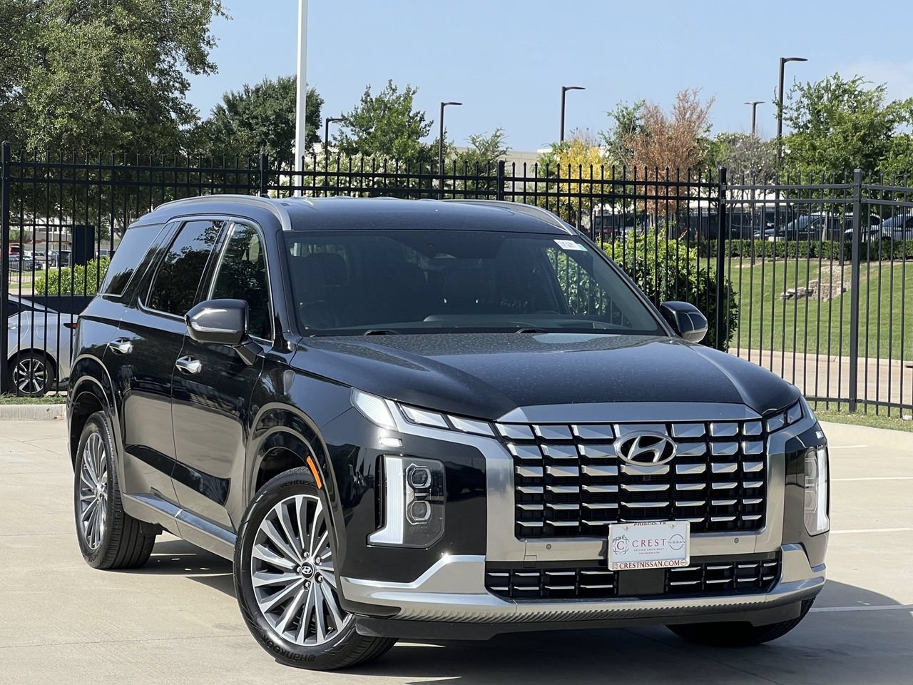 Used 2025 Hyundai Palisade Calligraphy AWD/4WD image 2