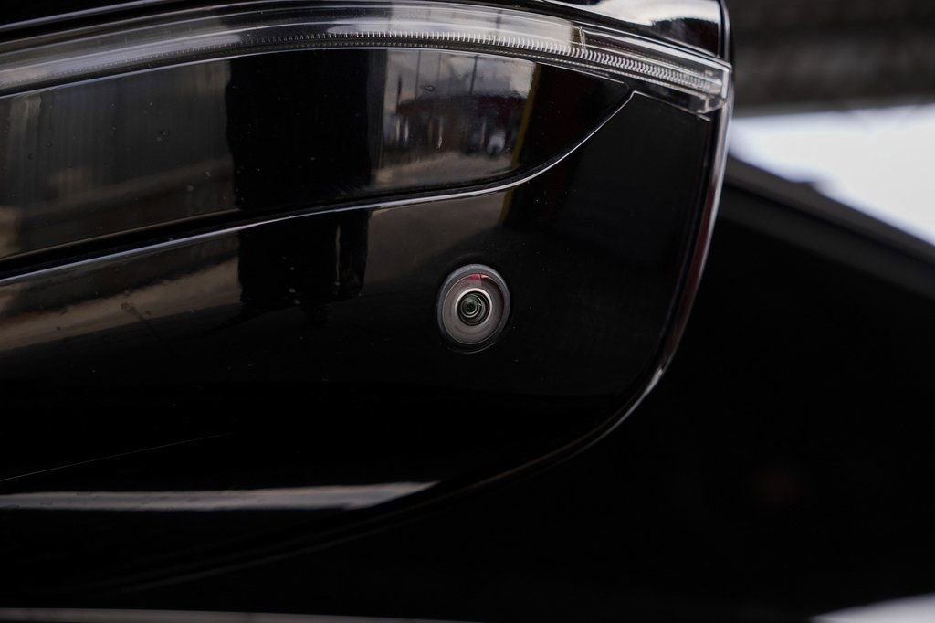 Used 2023 BMW M850i xDrive Coupe image 15