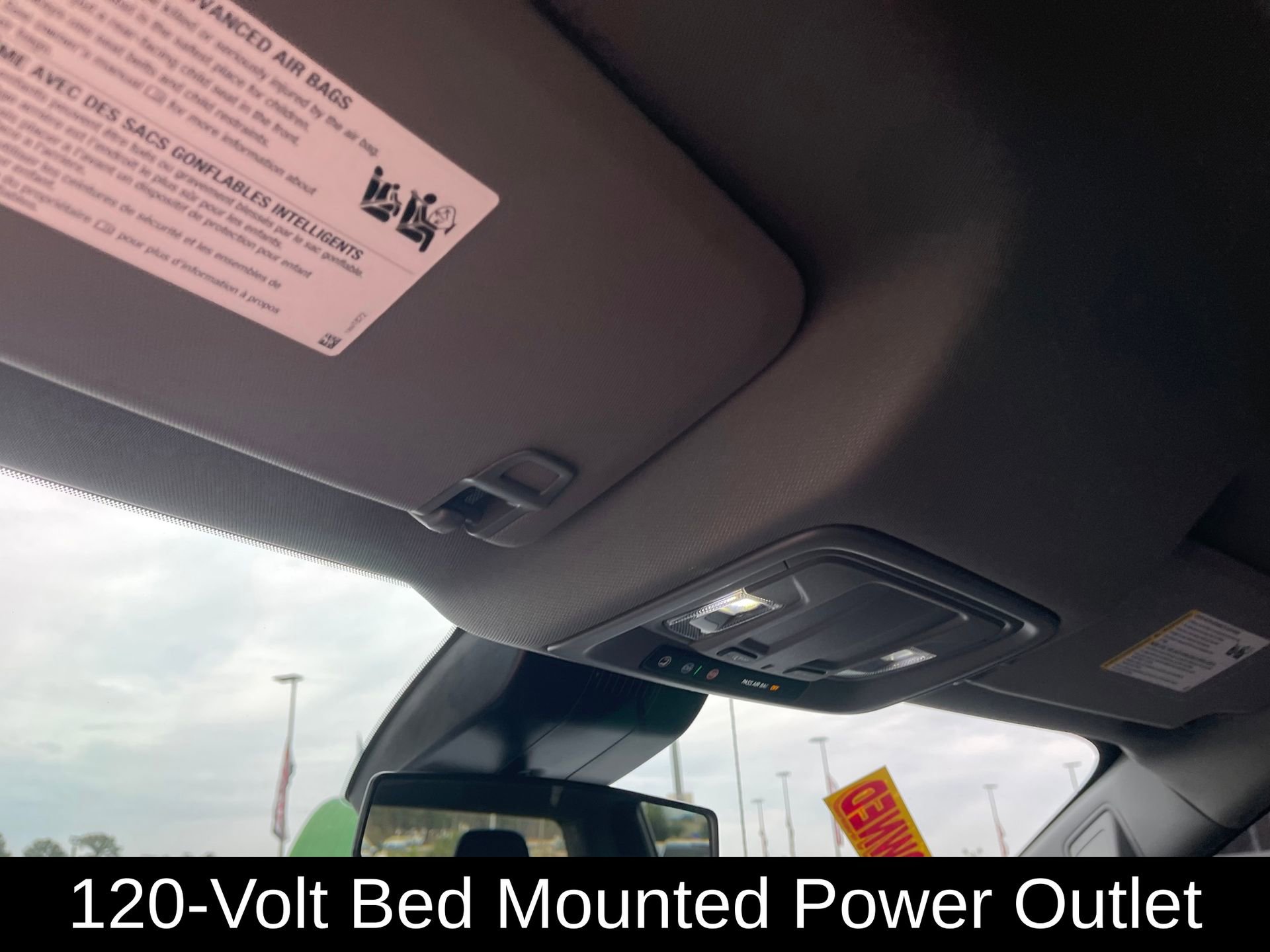 Used 2025 GMC Sierra 1500 SLE image 18