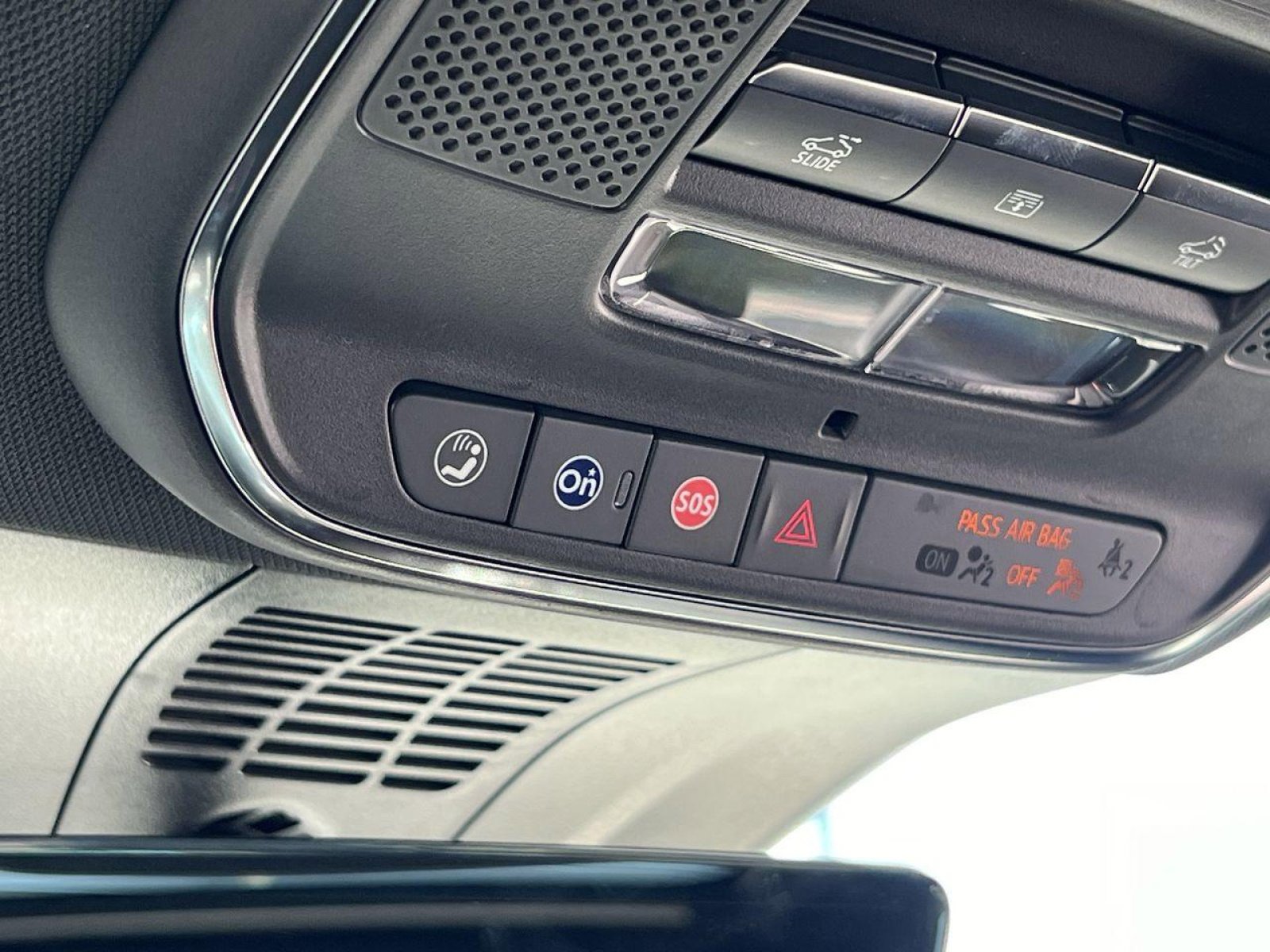 New 2025 Chevrolet Blazer EV RS image 25