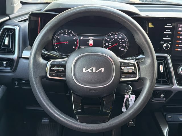 Used 2023 Kia Sorento LX FWD image 23