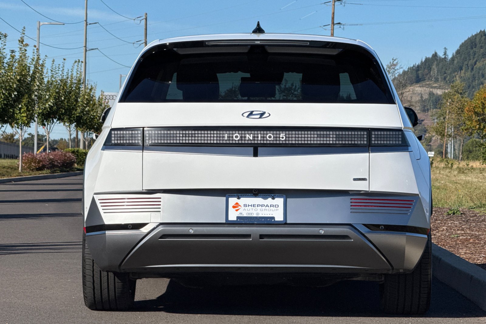 Used 2024 Hyundai Ioniq 5 Limited AWD/4WD image 4