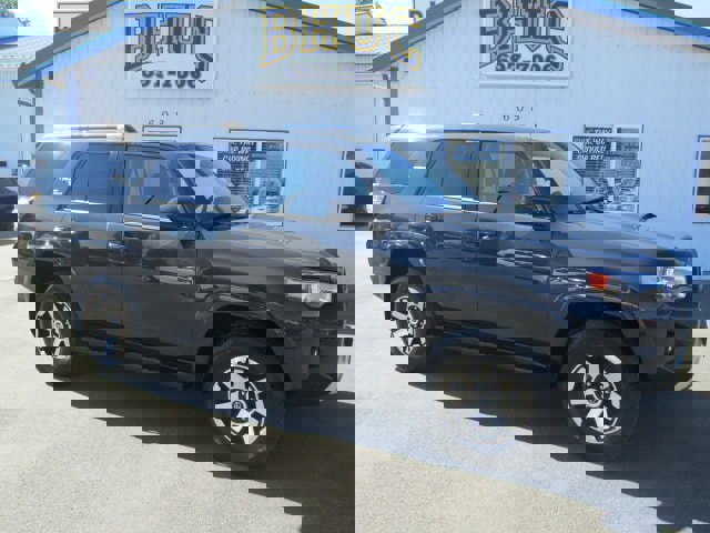 Used 2024 Toyota 4Runner TRD Off-Road image 1