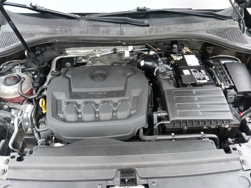 Used 2023 Volkswagen Tiguan SEL R-Line image 34