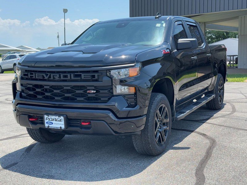 Used 2025 Chevrolet Silverado 1500 Custom Trail Boss AWD/4WD image 8