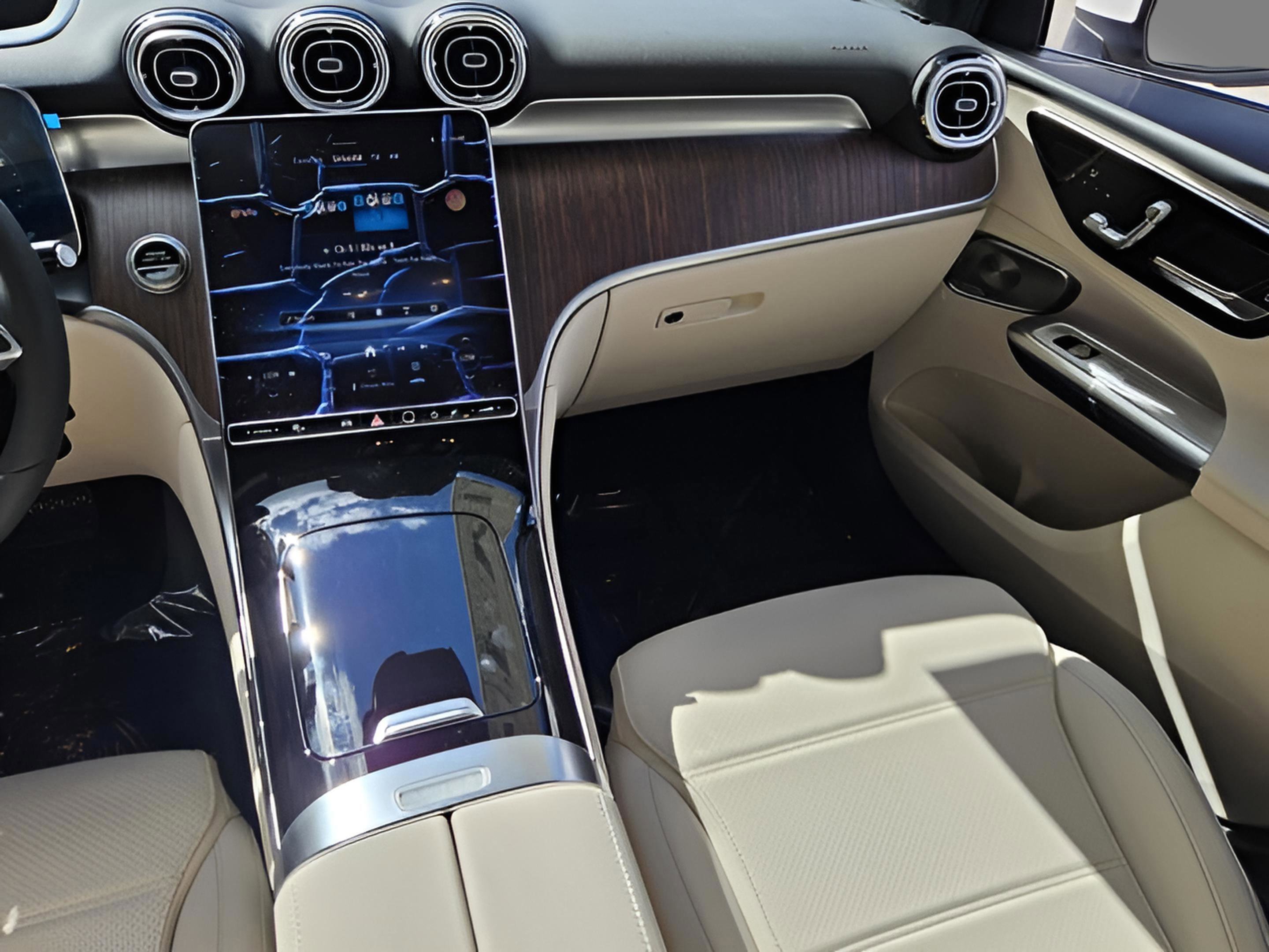 New 2026 Mercedes-Benz GLC 300 image 14