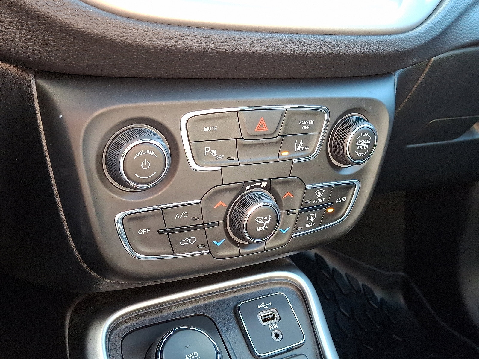 Used 2021 Jeep Compass Latitude w/ Sun and Sound Group image 18