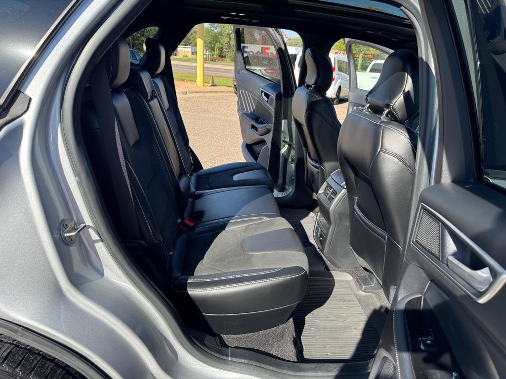 Used 2019 Ford Edge ST w/ Convenience Package AWD/4WD image 25