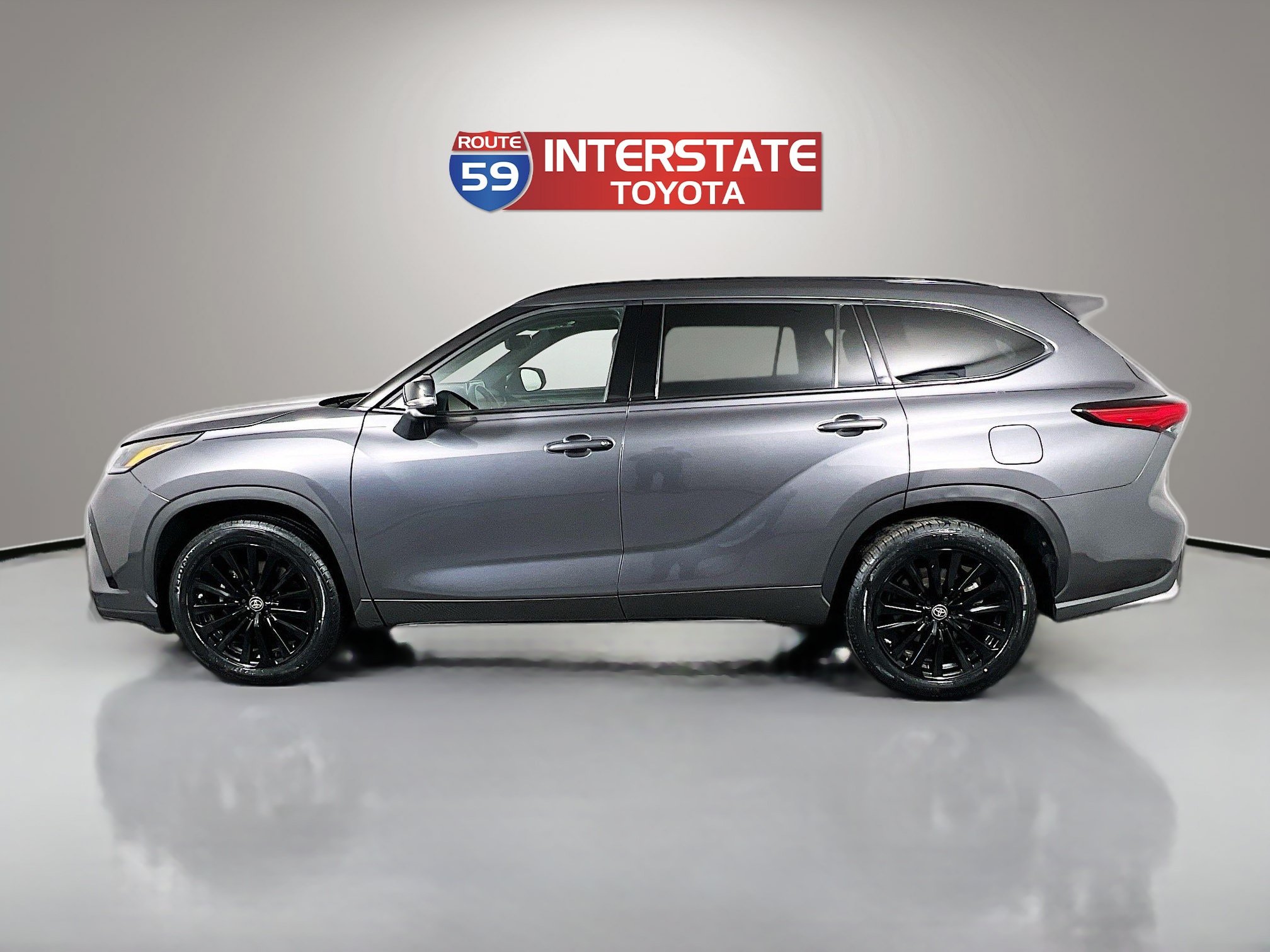 Used 2023 Toyota Highlander XSE AWD/4WD image 4