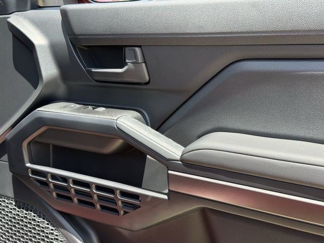 New 2026 Toyota 4Runner SR5 AWD/4WD image 28