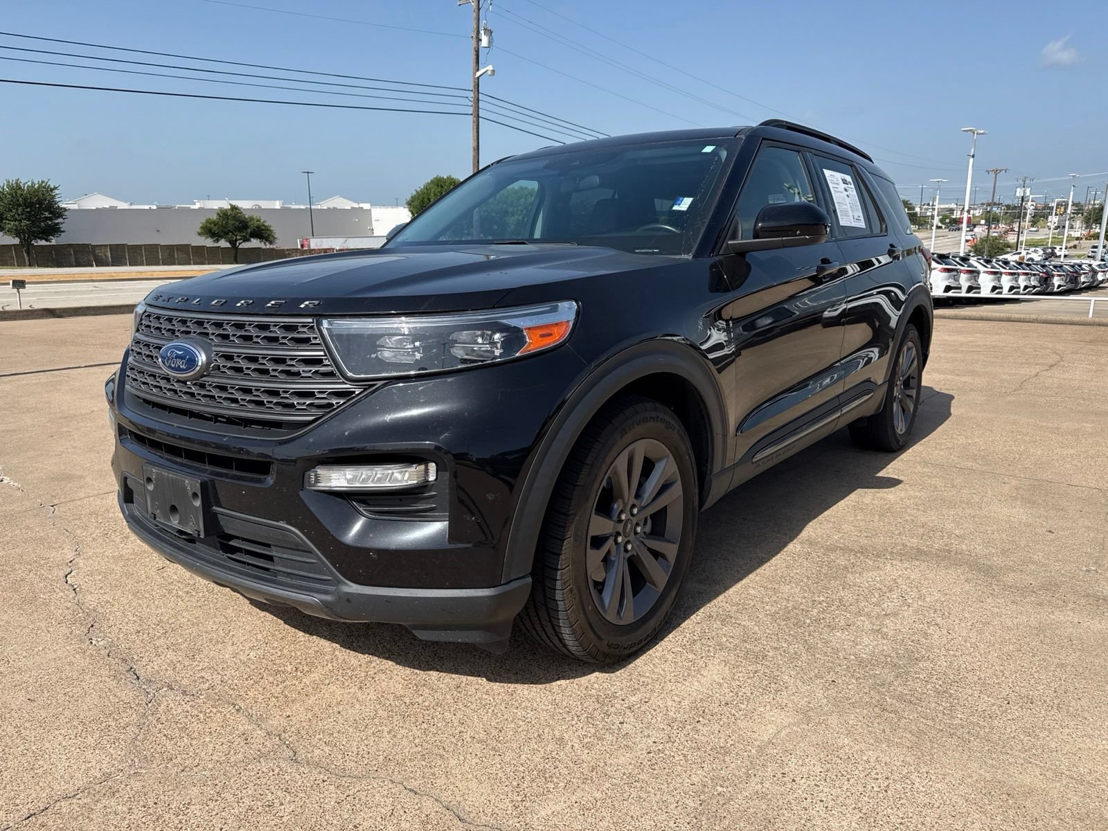 Used 2023 Ford Explorer XLT w/ Equipment Group 202A RWD image 3