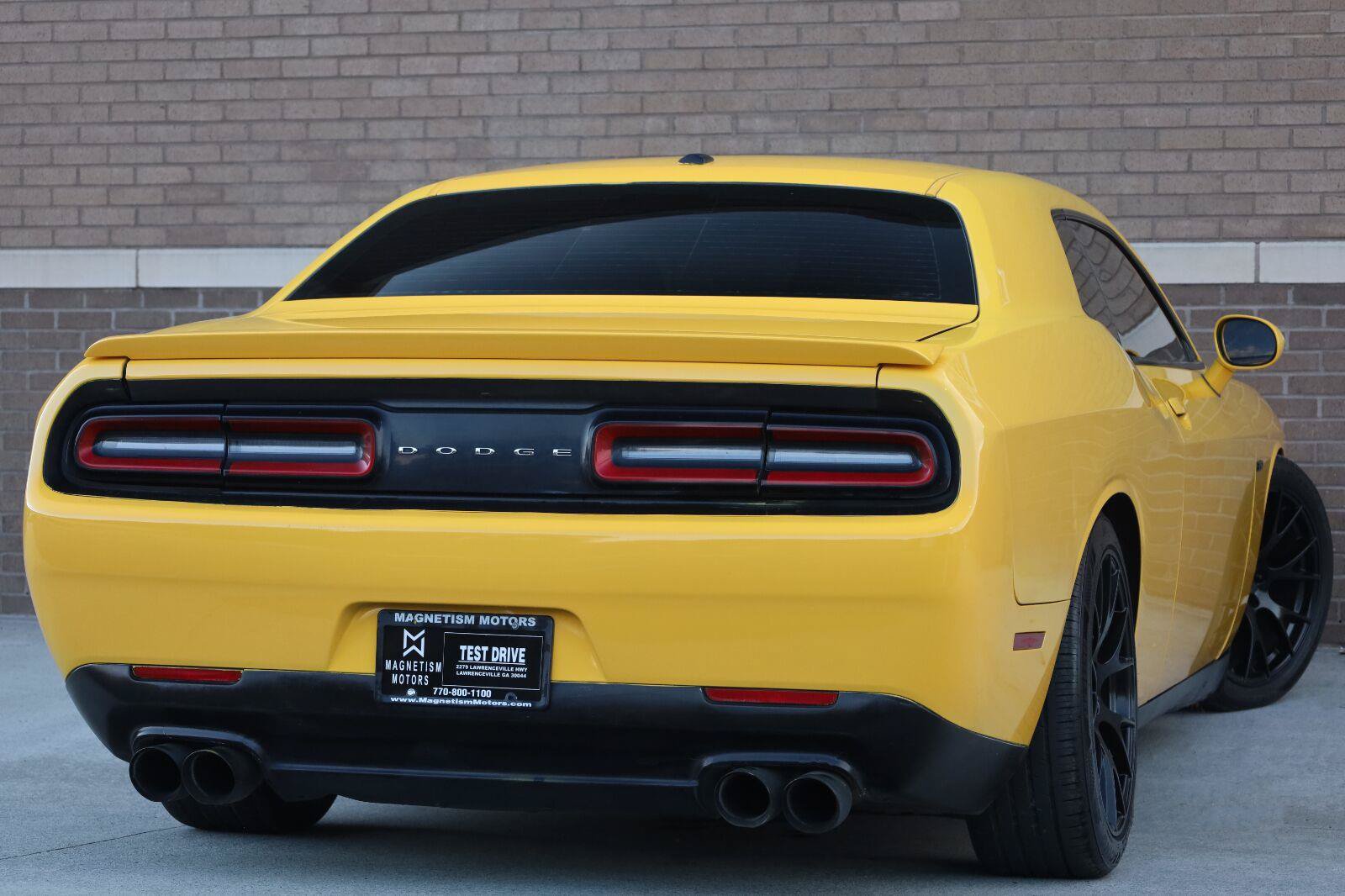 Used 2017 Dodge Challenger R/T RWD image 11