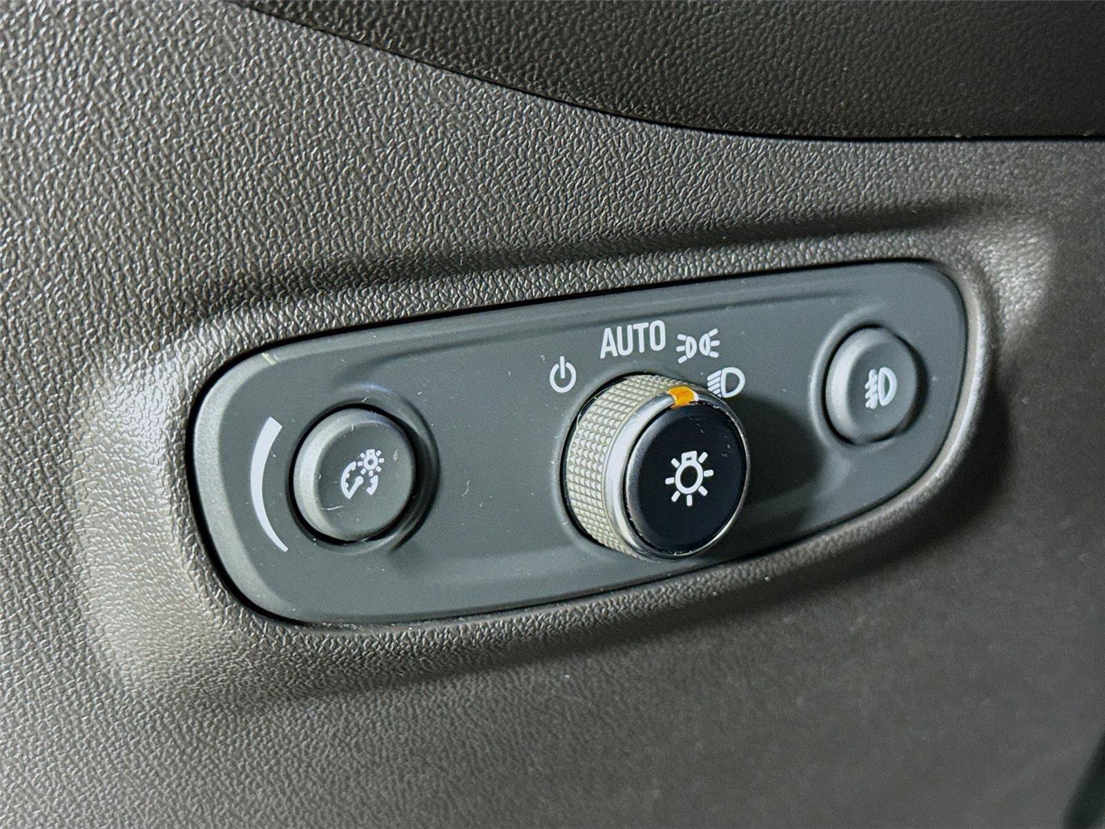 Used 2020 Chevrolet Equinox LT image 11