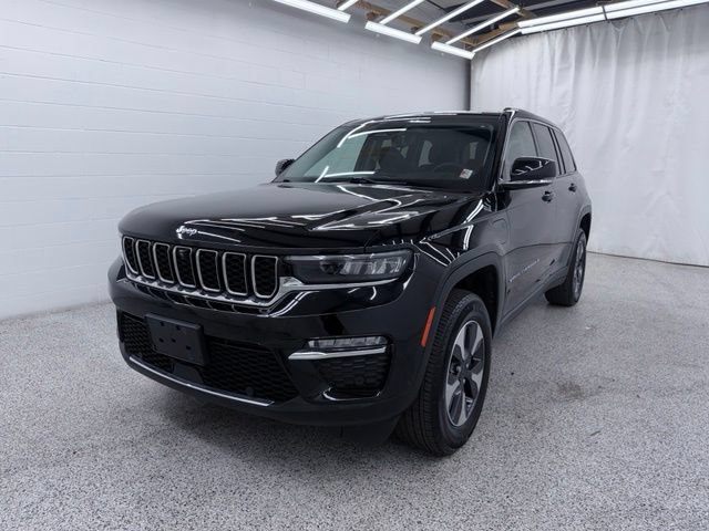 Used 2022 Jeep Grand Cherokee Limited 4xe w/ Luxury Tech Group II AWD/4WD image 5