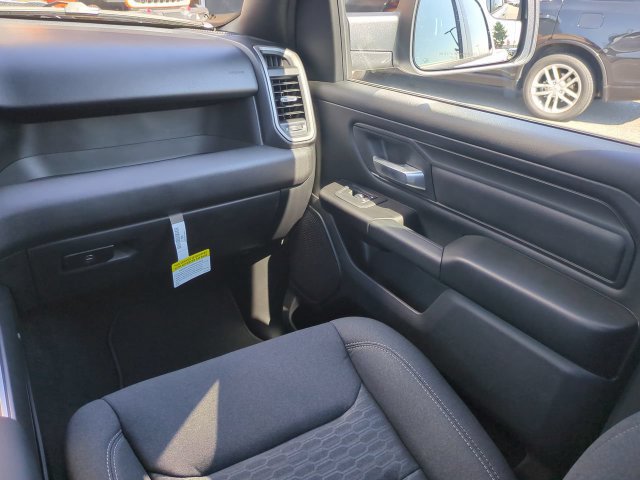 New 2027 RAM 1500 Express AWD/4WD image 17