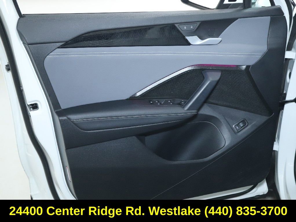 Used 2025 Volkswagen Tiguan SE image 15