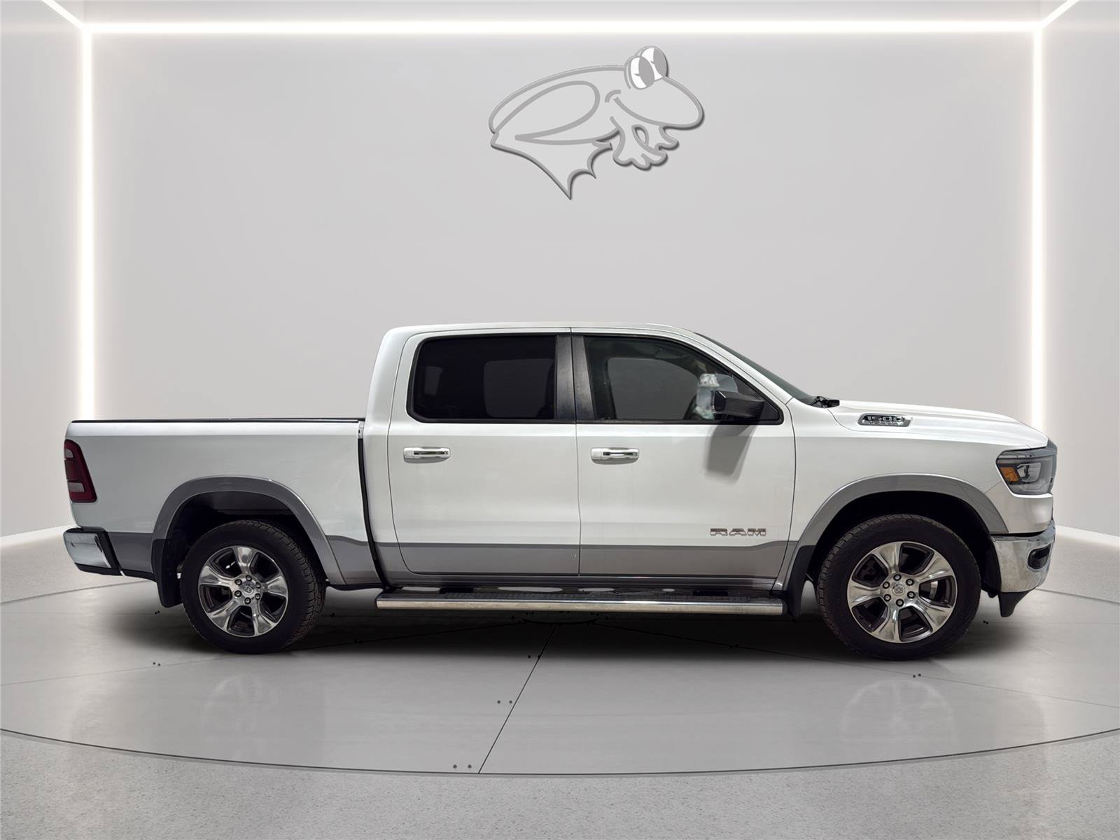 Used 2019 RAM 1500 Laramie AWD/4WD image 6