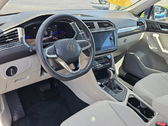 Used 2023 Volkswagen Tiguan SE FWD image 18