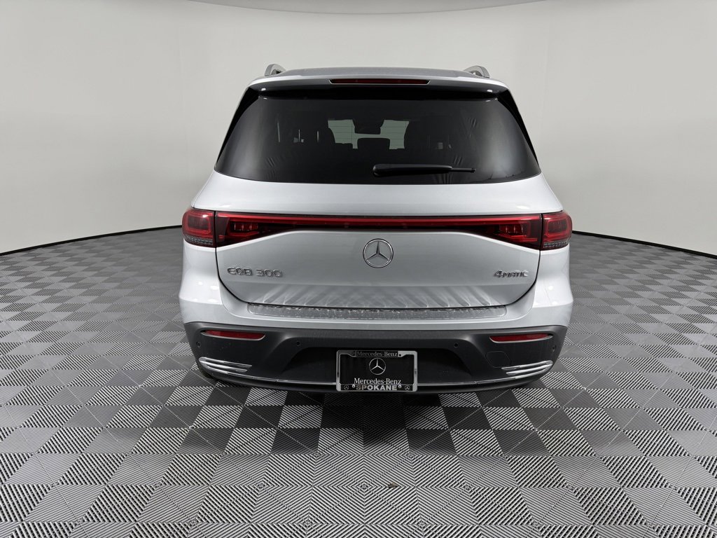 Used 2023 Mercedes-Benz EQB 300 4MATIC image 7