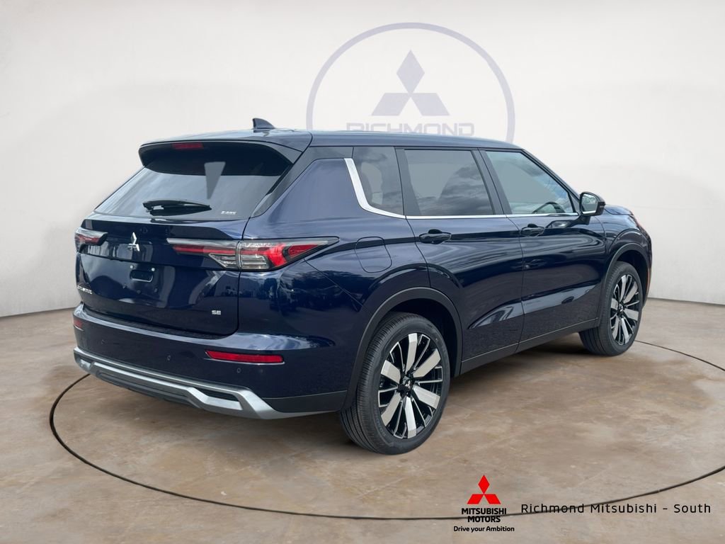 New 2026 Mitsubishi Outlander SE image 3