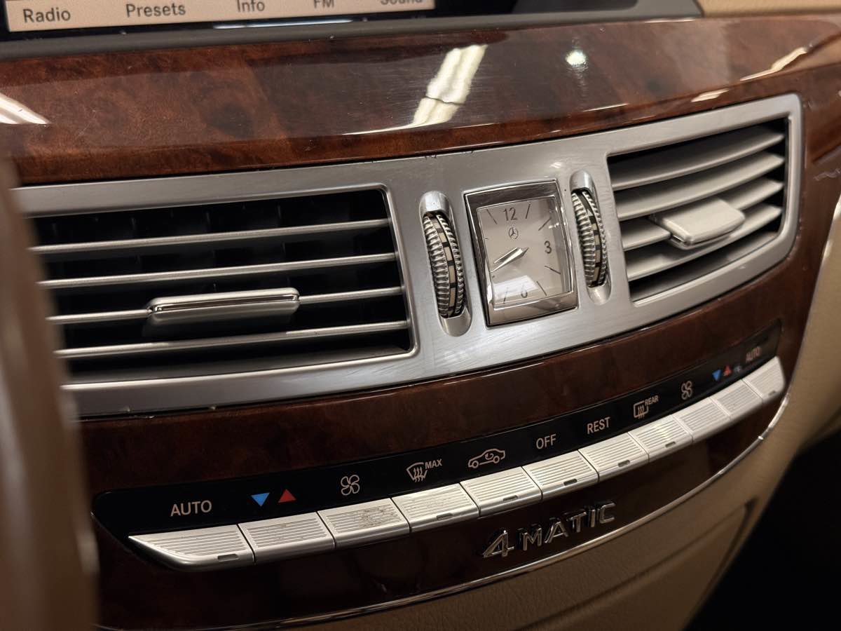 Used 2010 Mercedes-Benz S 550 4MATIC Sedan image 56