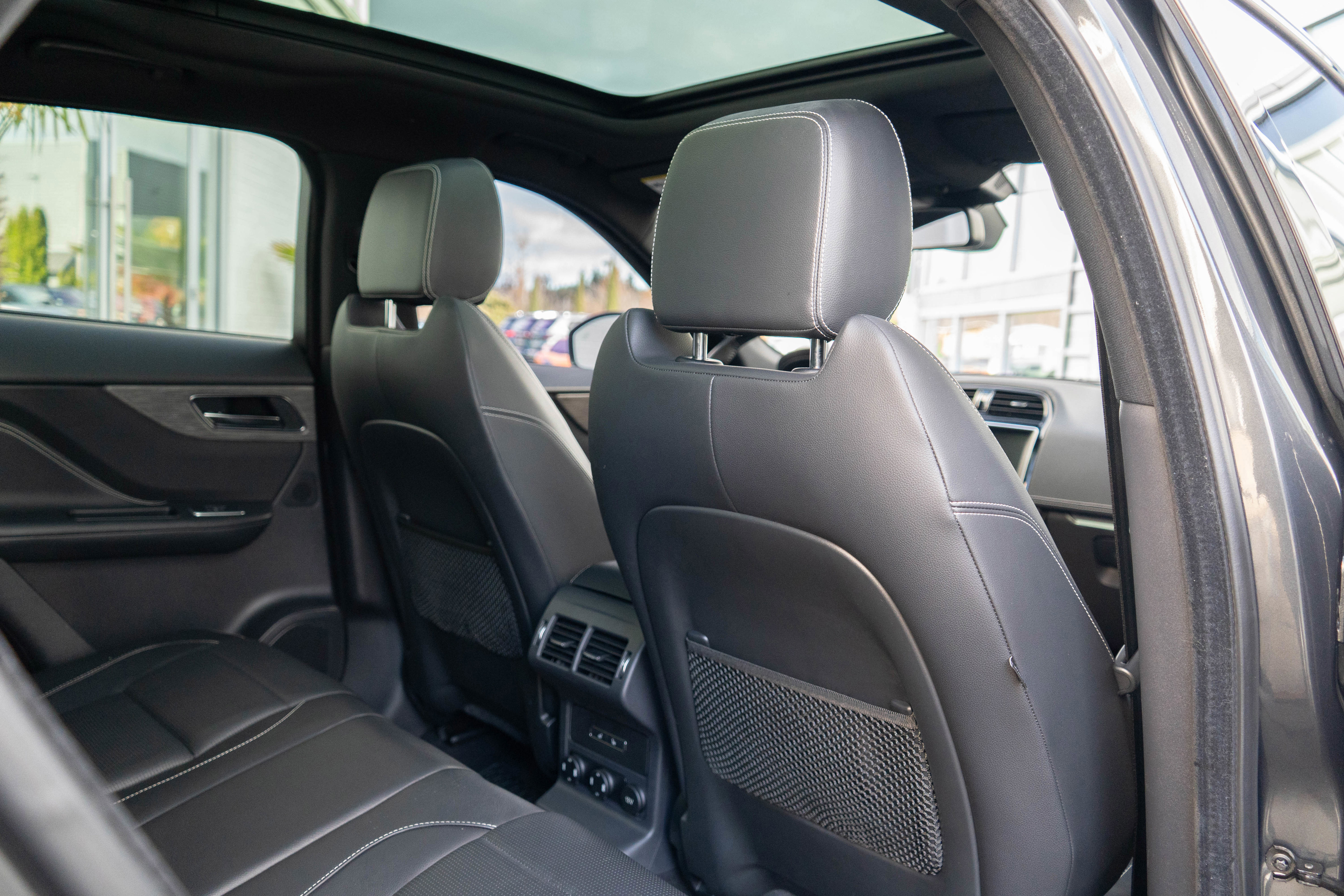 Used 2017 Jaguar F-PACE S image 33