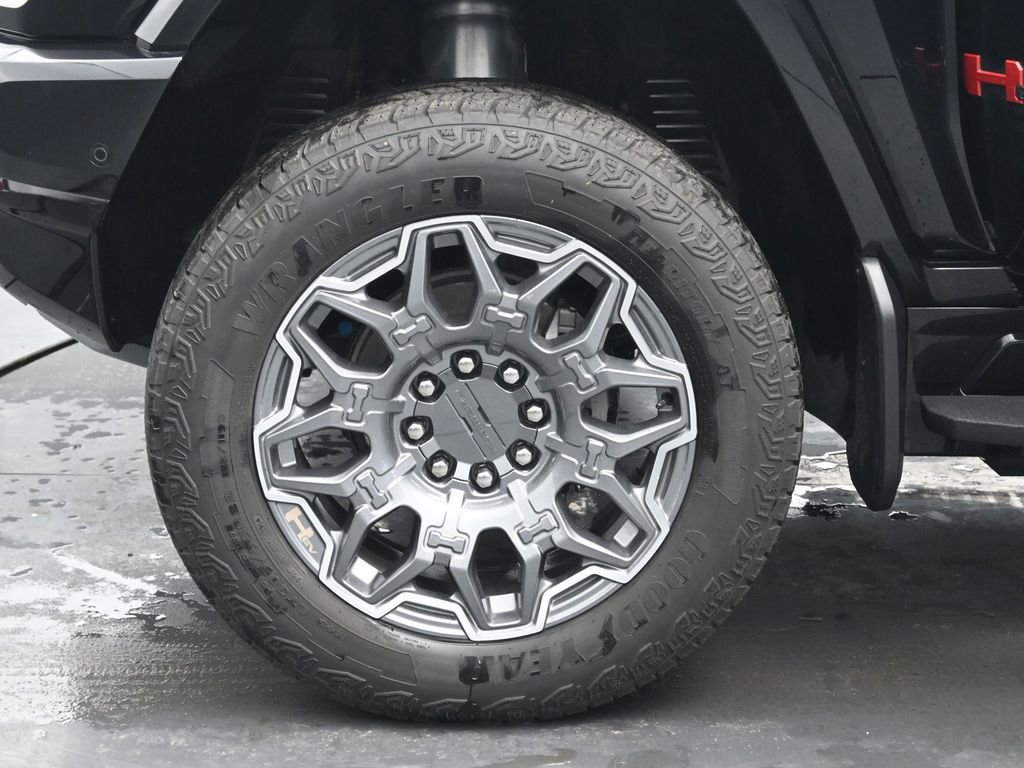Used 2025 GMC Hummer EV 3X w/ LPO, Sport Package image 29